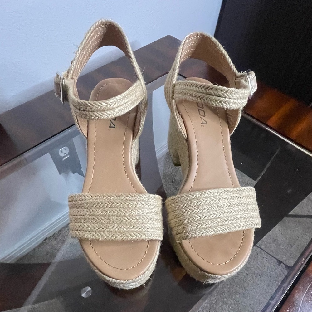 Soda- CASTLE Nude Woven Jute Wedge Heel Sandal in Size 7 - Picture 6 of 16